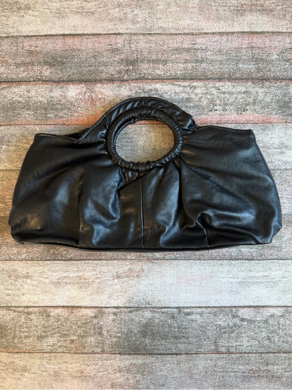 Black Ruched Circle-Handle Wristlet Clutch